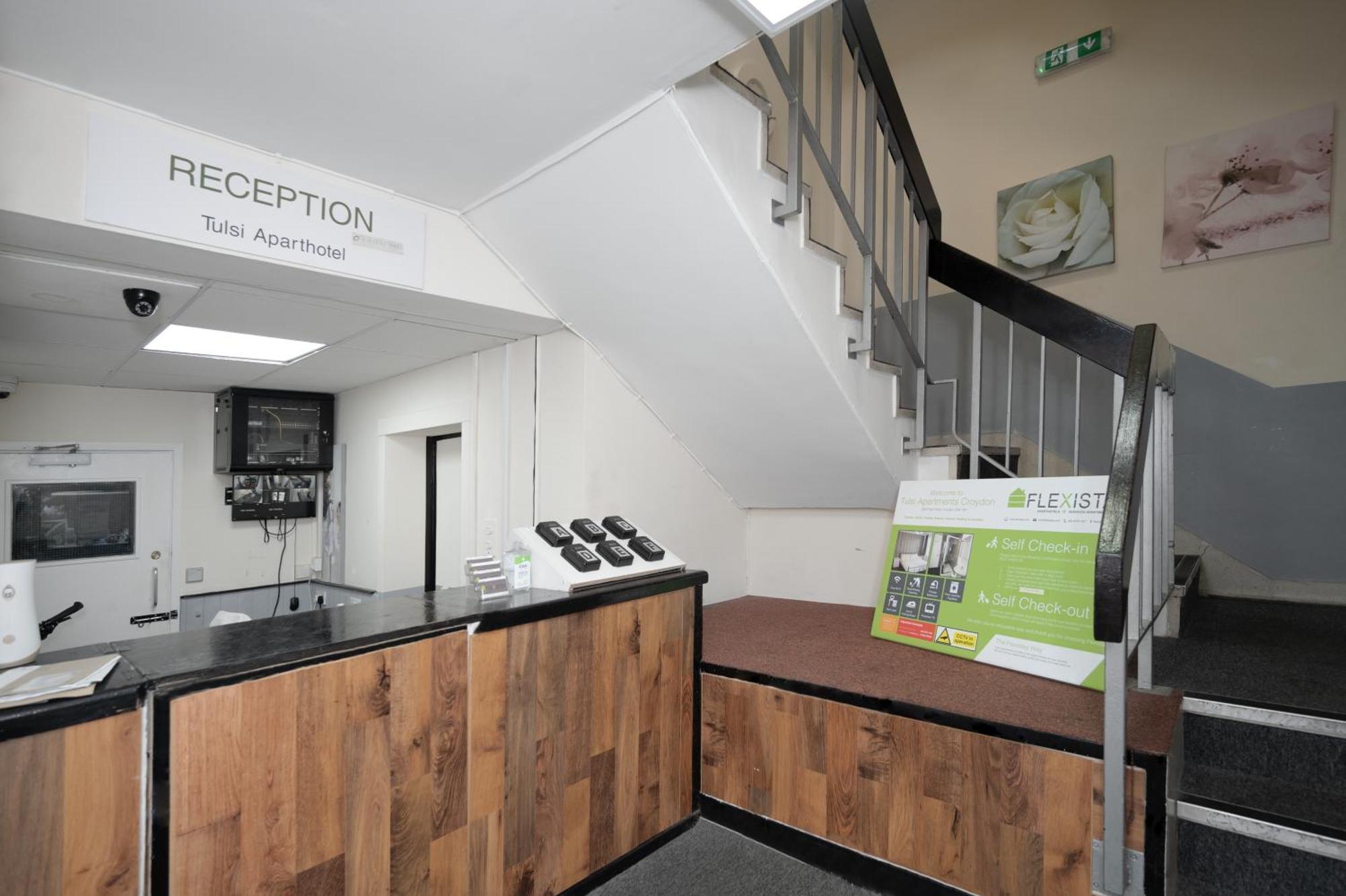 Flexistay Tulsi Aparthotel Croydon Kültér fotó