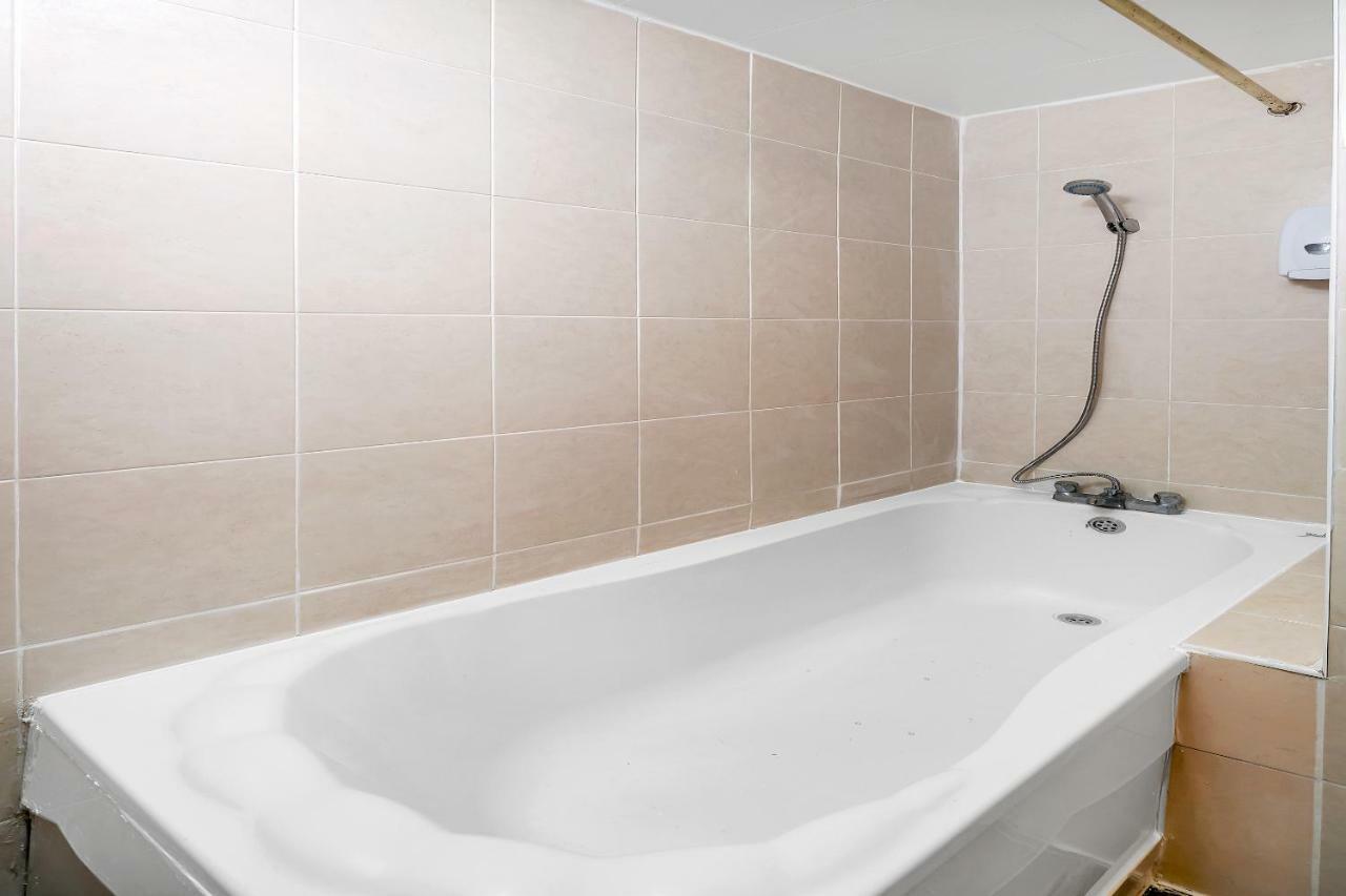 Flexistay Tulsi Aparthotel Croydon Kültér fotó
