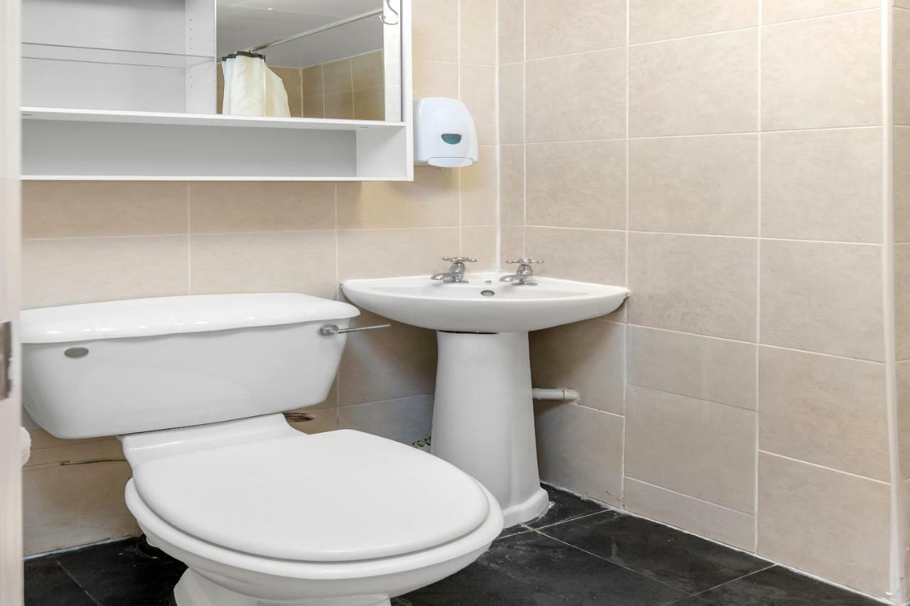 Flexistay Tulsi Aparthotel Croydon Kültér fotó